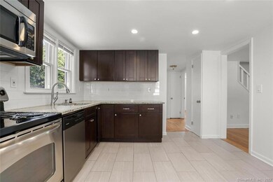 22 Tracey St, Norwalk, CT 06850 - photo 5