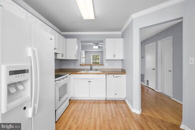 21848 Maywood Terrace, Sterling, VA 20164 - photo 6