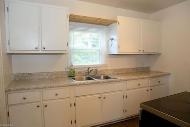 2214 Walker Ave, Greensboro, NC 27403 - photo 7