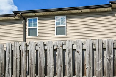 003-photo-rear-view-13656367
