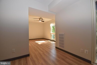 11805 Breton Ct unit 11B, Reston, VA 20191 - photo 2