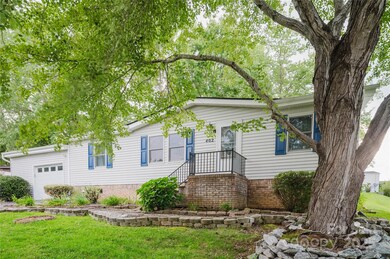 402 Deerfield Ct, Hendersonville, NC 28792 - photo 2