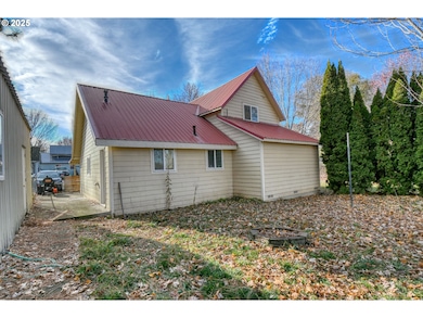 309 S Water St, Weston, OR 97886 - photo 5