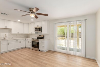 2002 N 73rd Ave, Phoenix, AZ 85035 - photo 4