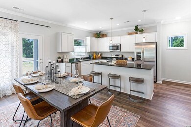 Kitchen/Eat-In