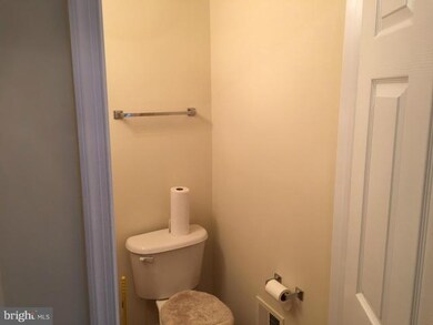 56 Litchfield Ln W, Martinsburg, WV 25405 - photo 2