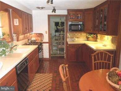 146 Pearlcroft Rd, Cherry Hill, NJ 08034 - photo 5