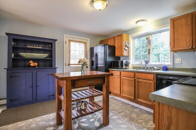90 Ruby Ln Portland - 7Kitchen