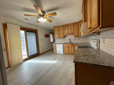 4201 SW 33rd Terrace, Topeka, KS 66614 - photo 5