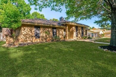 2236 Farrington Ln, Hurst, TX 76054 - photo 2
