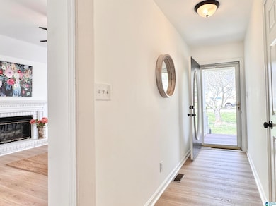 8508 Lanewood Cir, Leeds, AL 35094 - photo 3