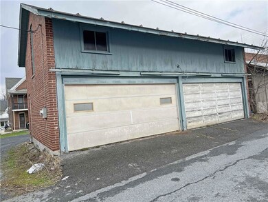 41 Dowell St, Slatington, PA 18080 - photo 5