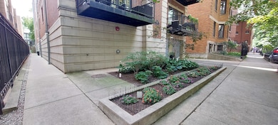 663 W Barry Ave unit 2A, Chicago, IL 60657 - photo 3
