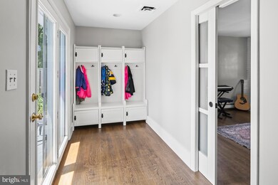 6703 Moly Dr, Falls Church, VA 22046 - photo 5