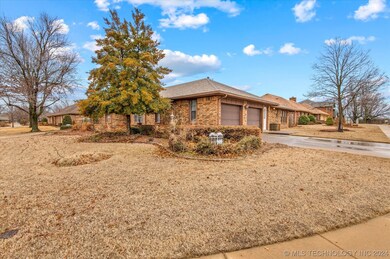 3212 Camelot Dr, Bartlesville, OK 74006 - photo 2