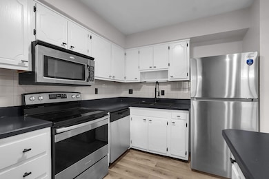 10-web-or-mls-2436-hardesty-dr-s-4