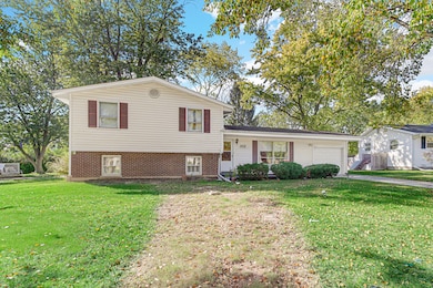 352 Sioux Ln, Carol Stream, IL 60188 - photo 2