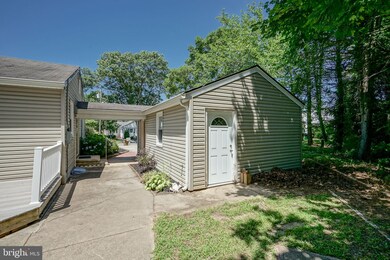 518 Lakeview Dr, Swedesboro, NJ 08085 - photo 4