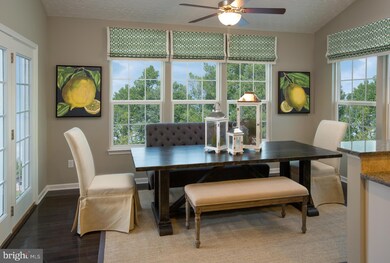 12254 Revolution Ct, Waldorf, MD 20602 - photo 4