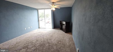 2531 Forest Ln unit E-19, Schwenksville, PA 19473 - photo 2