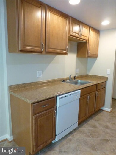 2239 Castle Rock Square unit 1B, Reston, VA 20191 - photo 6