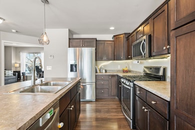 1333 Blazingstar Ln, Sun Prairie, WI 53590 - photo 6