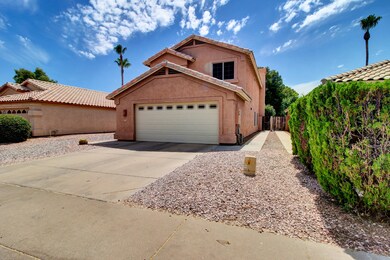 741 N Cholla St-32