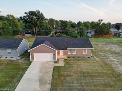 1013 Caroline Ave, Union City, IN 47390 - photo 2