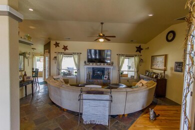 526 Westfield Ct, Eagle Point, OR 97524 - photo 6