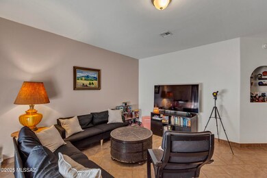 1999 W Bramburgh Ct, Tucson, AZ 85713 - photo 4