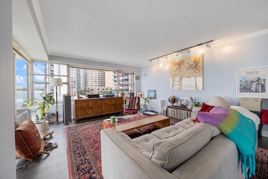 Condominium on the Lake unit 5G, Chicago, IL 60660 - photo 4