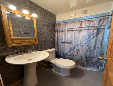 245 W Main St unit Pennville, Pennville, IN 47369 - photo 5