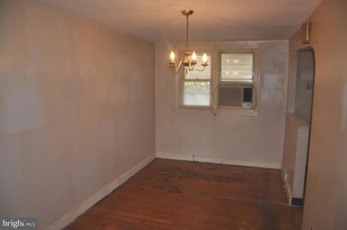 1108 Oakwood Dr, Glenolden, PA 19036 - photo 5