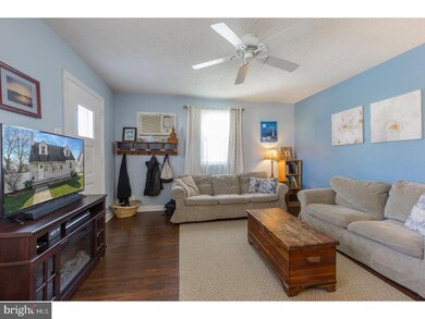 1212 Villanova Ave, Folsom, PA 19033 - photo 4