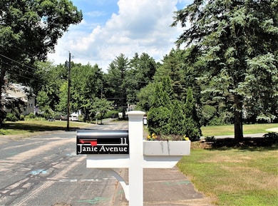 11 Janie Ave, Franklin, MA 02038 - photo 2