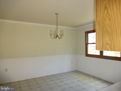 2225 Mcknights Gap Rd, Reading, PA 19604 - photo 3