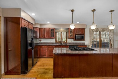 8 Crestwood Dr, Blackstone, MA 01504 - photo 5