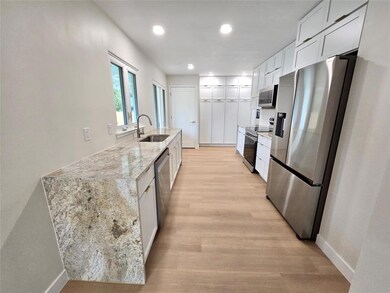 1620 Broad St, Grinnell, IA 50112 - photo 7