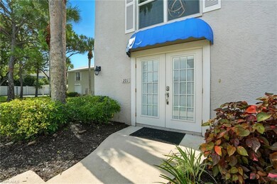 876 Gulf Pavilion Dr unit 201, Naples, FL 34108 - photo 3
