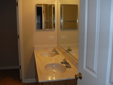 201 Grandview Ct unit 2, Algonquin, IL 60102 - photo 4