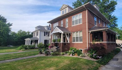 Covered side porch