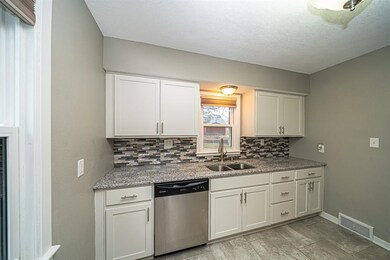 1337 Merle Hay Rd, Des Moines, IA 50311 - photo 7