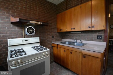 415 Walnut St, Columbia, PA 17512 - photo 4