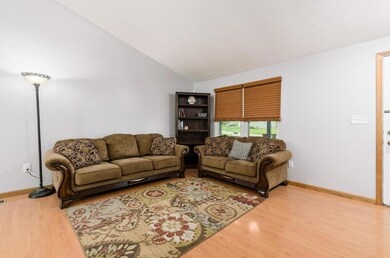 5055 Sanderson Dr, Columbus, OH 43228 - photo 3