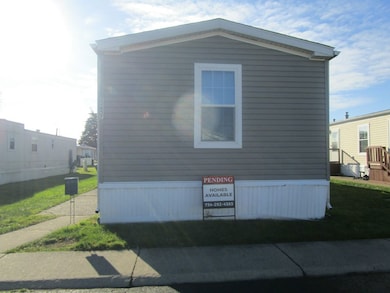 23657 Hickory Dr unit 214, Brownstown Township, MI 48174 - photo 6