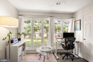 12116 Greenway Ct unit 202, Fairfax, VA 22033 - photo 6