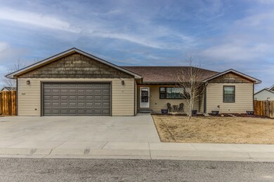 3007 Twin Creek Tr Ave, Cody, WY 82414 - photo 3