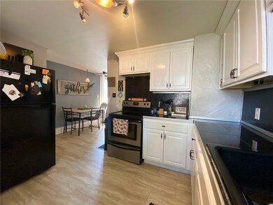 2812 Richmond Ave, Mattoon, IL 61938 - photo 5