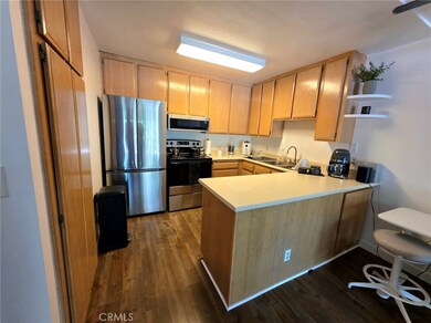 6815 Remmet Ave unit 217, Canoga Park, CA 91303 - photo 5