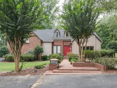 View of front of property featuring a front yard